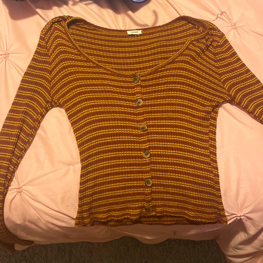 Striped Garage Top